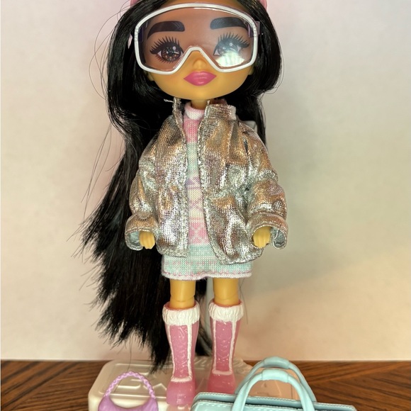 Barbie Extra Minis Dolls LOT of 4 - Picture 4 of 6